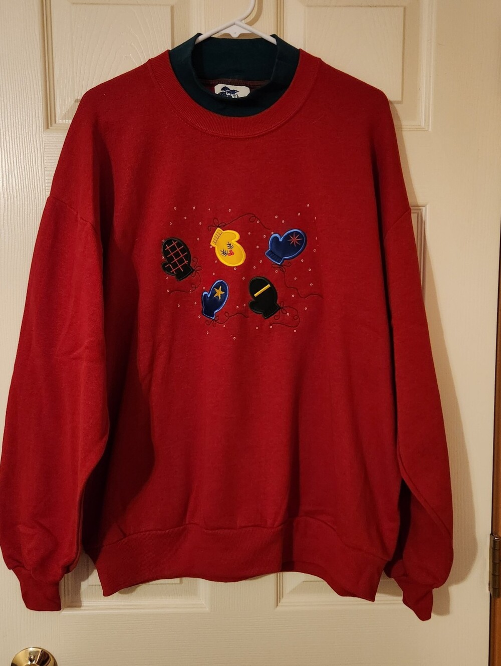 VTG Christmas Sweatshirt Red Colorful Mittens Women’s XL Mock Neck Ugly Party